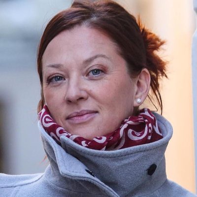 Mateja Sedmak, portret, fotografirana na ulici OF Koper, 11.12.2019
Mateja Sedmak, portret, fotografirana na ulici OF